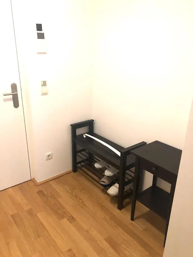 Amazing Austria Center Apartment Near Uno City Vienna