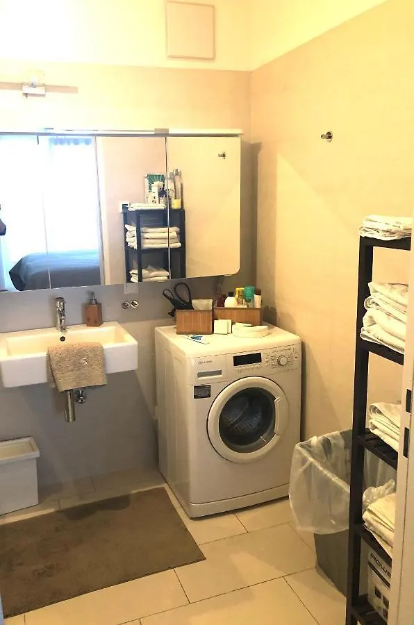 Amazing Austria Center Apartment Near Uno City Viyana