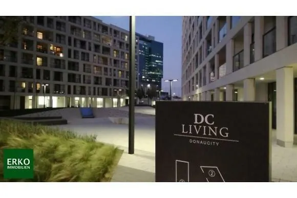 Amazing Austria Center Apartment Near Uno City Viyana